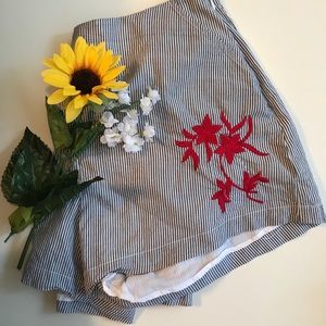 🌸Striped Floral Embroidered Shorts🌸